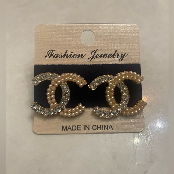 Nwt Fashion earrings - Picture 3 of 5